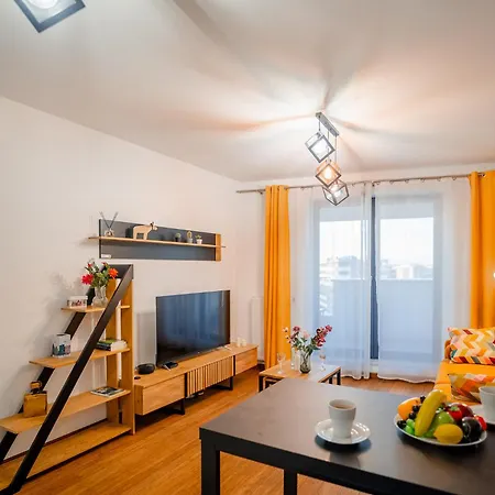 Air Con 10th Floor Balcony *