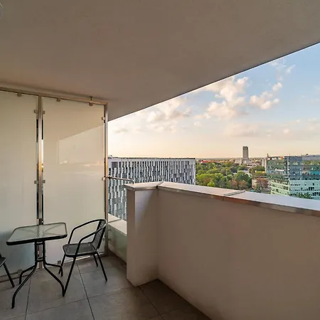 Air Con 10th Floor Balcony *