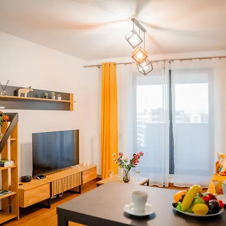 Air Con 10th Floor Balcony Appartement