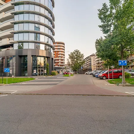 Air Con 10th Floor Balcony *