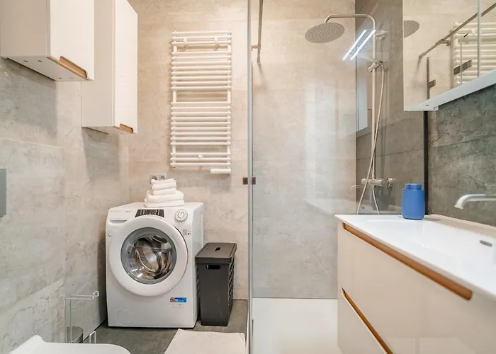 Air Con 10th Floor Balcony Appartement