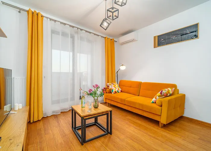 Air Con 10th Floor Balcony *