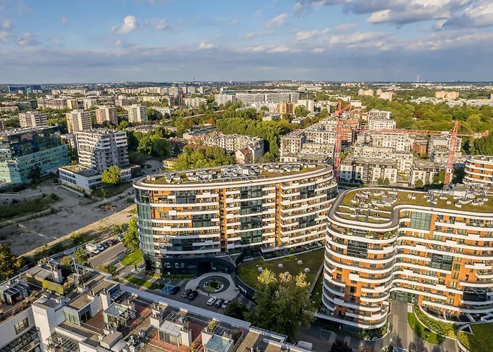 Air Con 10th Floor Balcony Apartment *