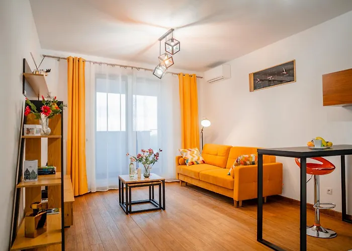 Air Con 10th Floor Balcony Appartement *