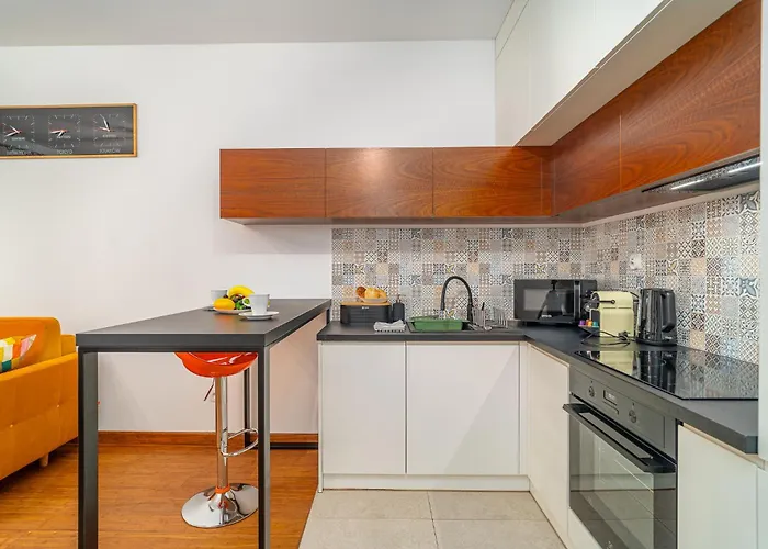 Air Con 10th Floor Balcony Appartement